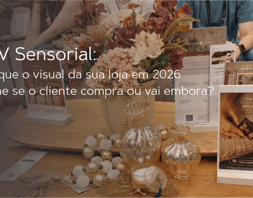 "Exemplo de PDV sensorial em loja de decoração com displays de mesa estratégicos e sinalização de ofertas."